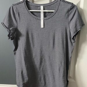 Lululemon crew neck tee